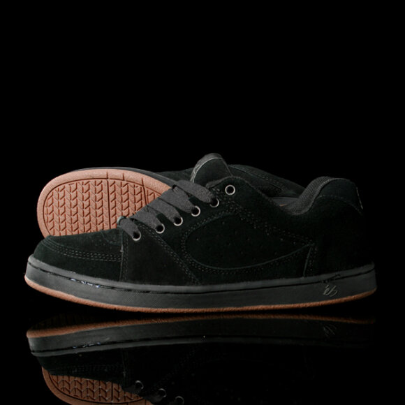 és - Accel TT