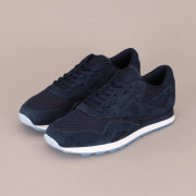 Reebok Classic - Reebok Classic CL Nylon Tech Sneaker