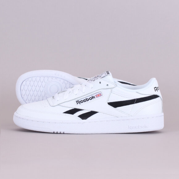 Reebok Classic - Reebok Revenge Plus MU Sneaker